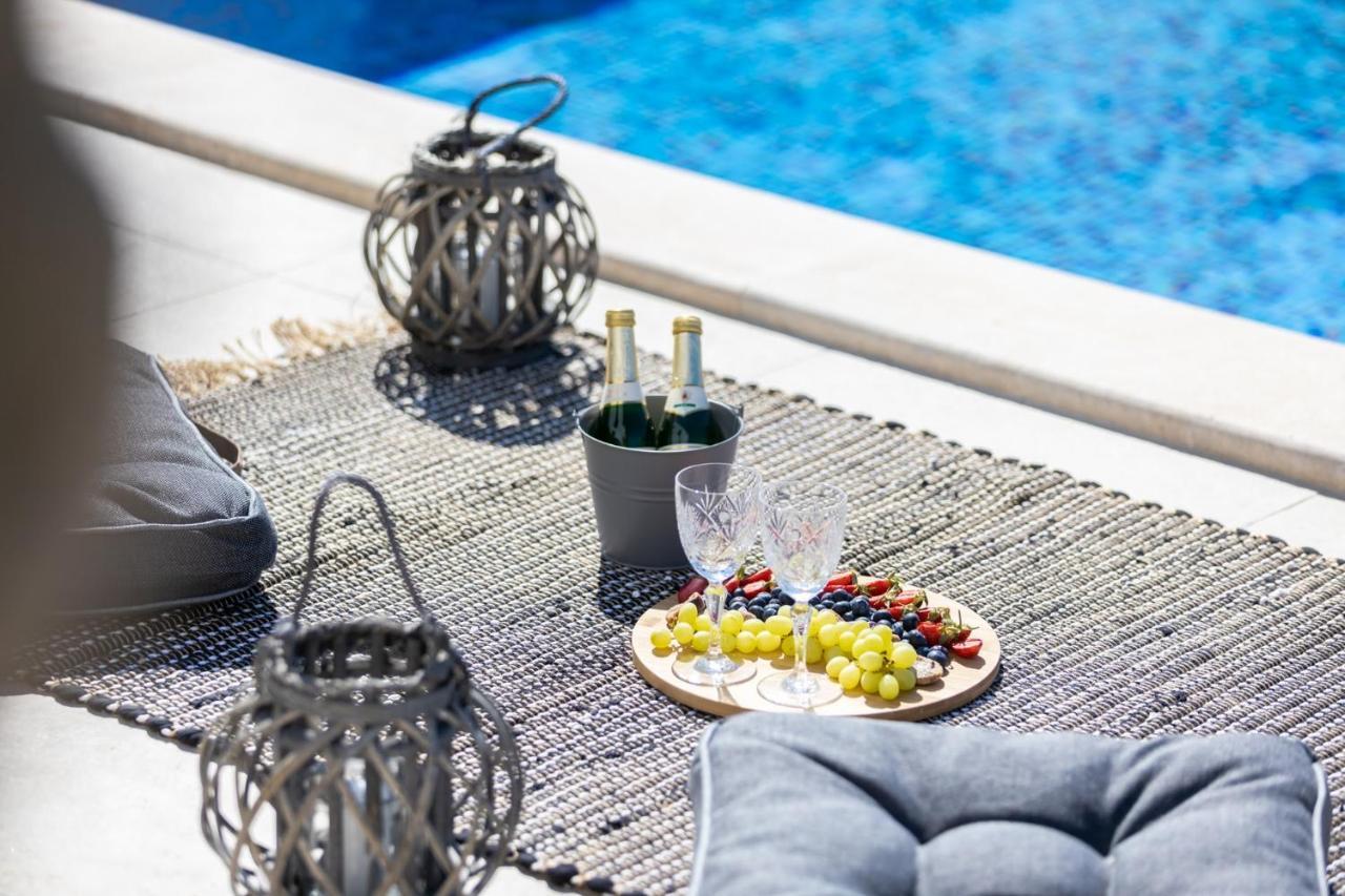 Villa Stric Toni Pakostane Ngoại thất bức ảnh